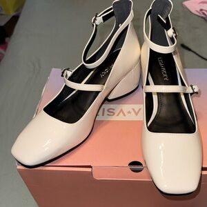 LISA VICKY Savvy-V Winter White Patent Mary Jane Heel Size 7 NIB